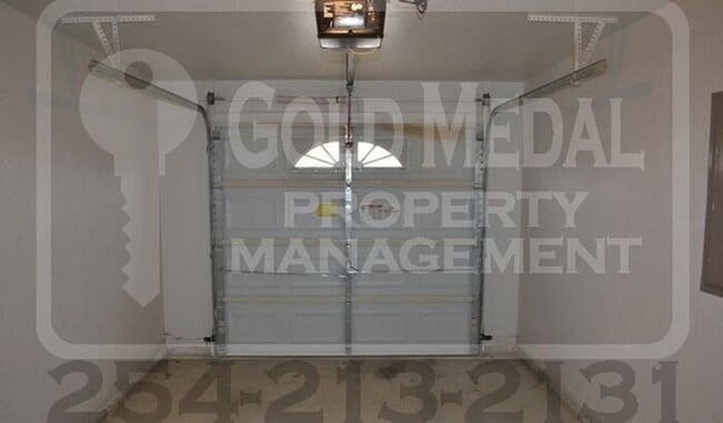 Building Photo - 1110 Grace Point Dr