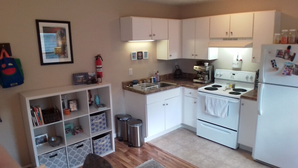 Building Photo - 1109 S Rogers St