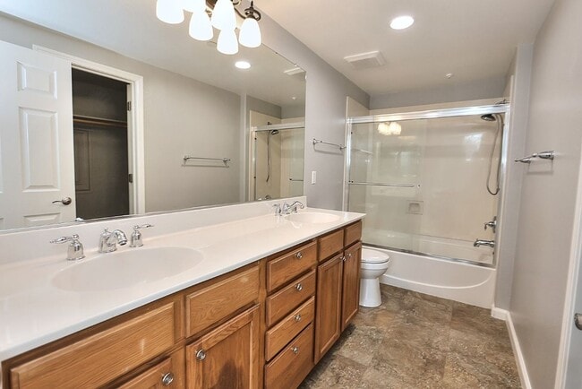 Building Photo - Beautiful Condo in Gated Community for Rent!