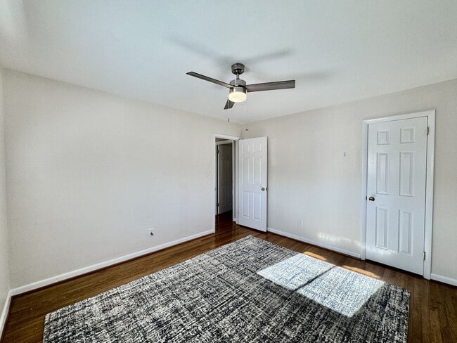 Building Photo - Available NOW! Lakefront 4 Bedroom/2 Bath Home, Pet-Friendly, Fenced Yard, Great School Zones!