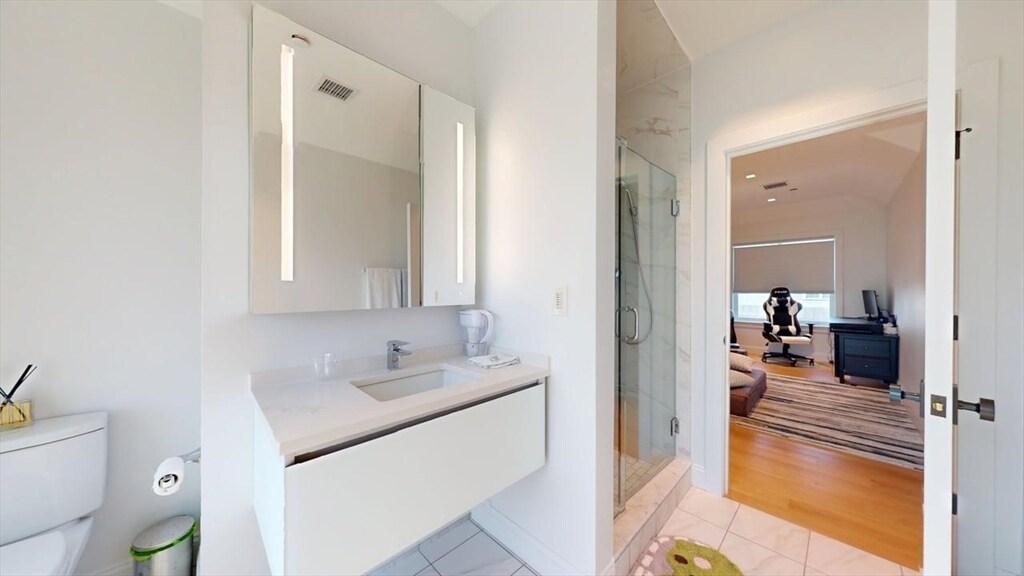 *Pictures are representative samples of the advertised unit. In some cases, the actual units you tou - 29 Crowninshield Rd