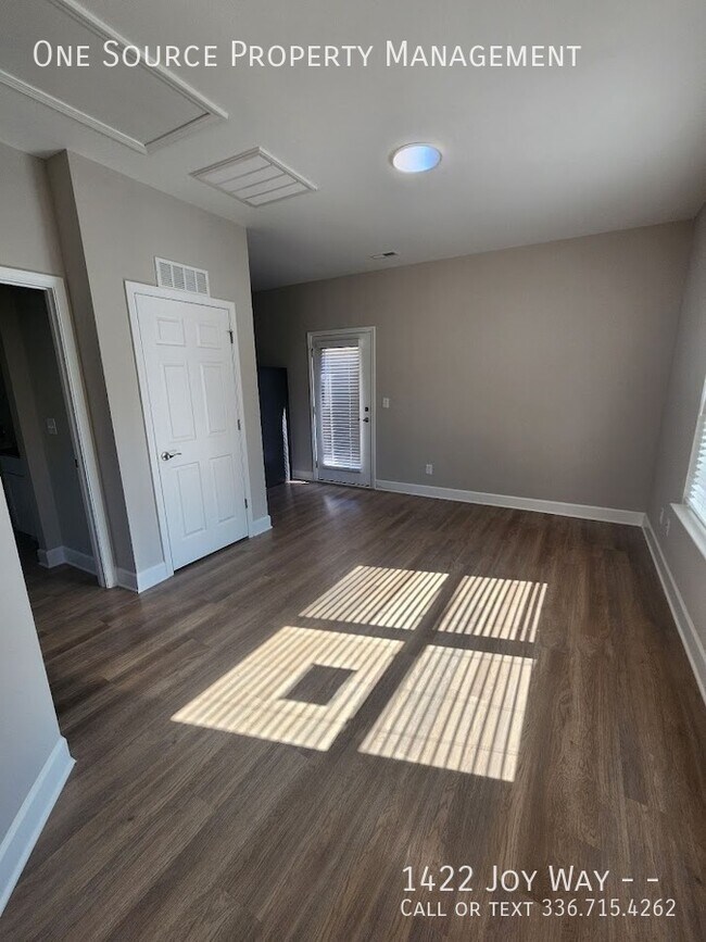 Building Photo - 1422 Joy Wy