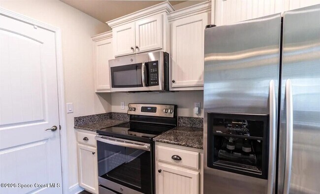 Building Photo - 300 Seamarge Ln