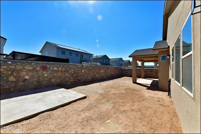 Building Photo - 10716 Drew Pearson Dr