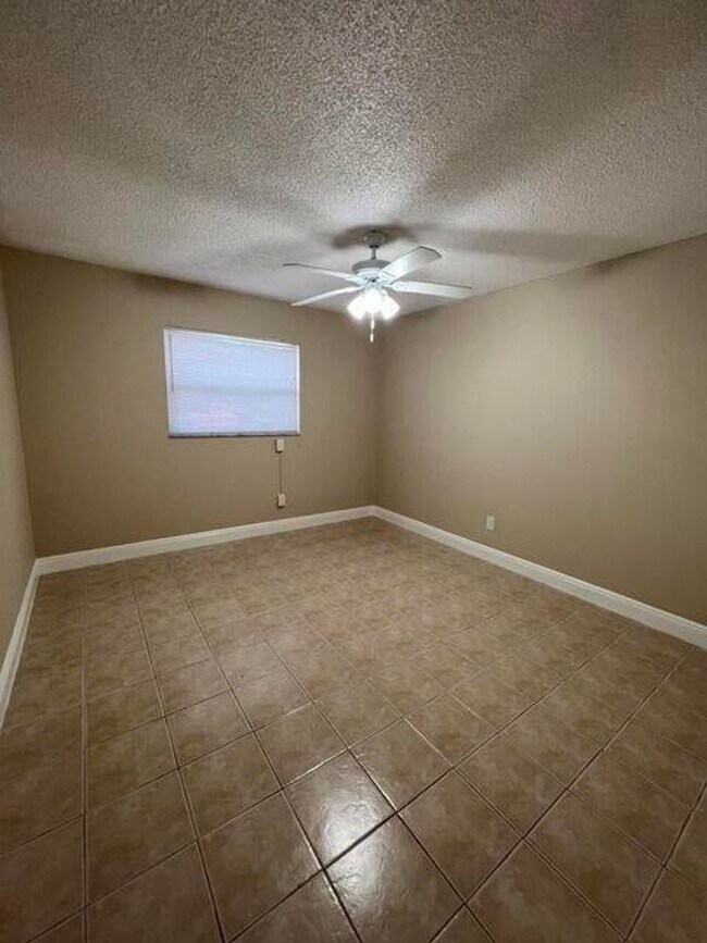 Building Photo - 5170 2nd Rd