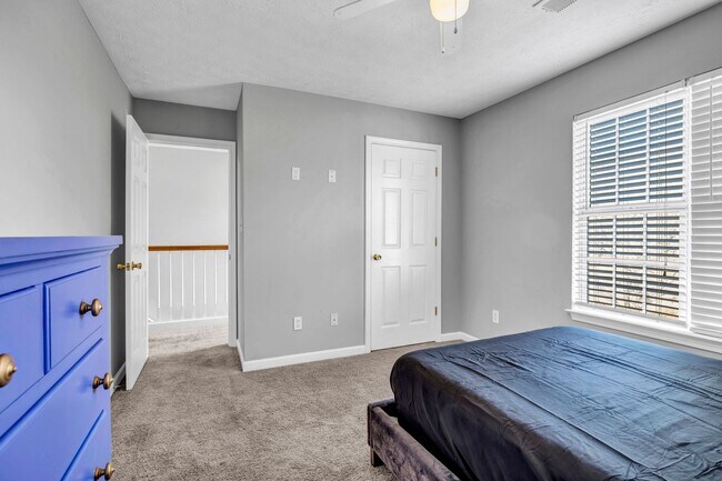 Building Photo - Spacious 2-Bed, 2.5-Bath Townhome in Prime Marietta Location