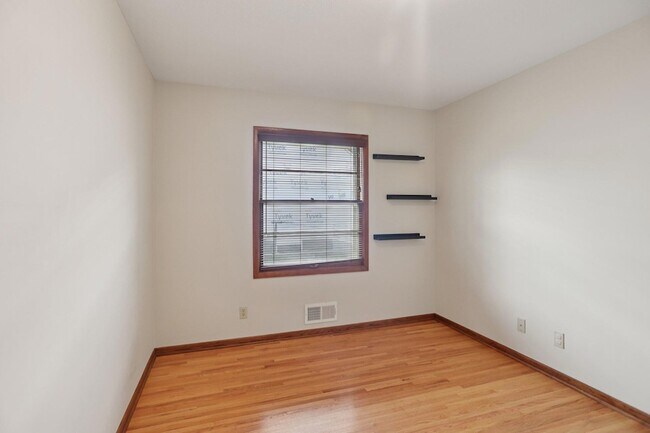 Building Photo - 3705 Colorado Ave S
