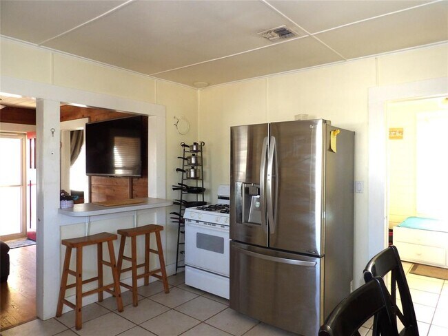 Building Photo - 459 E Commerce St