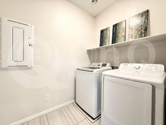 Building Photo - 17769 W Cassia Way