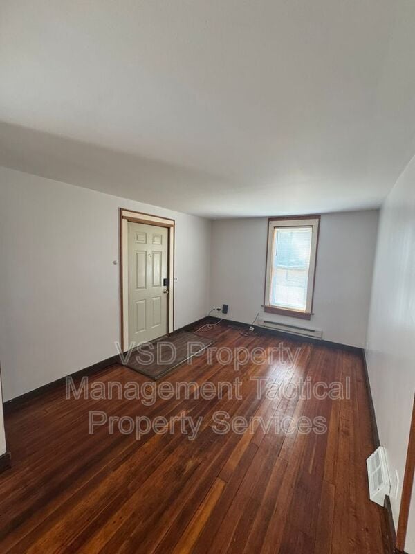 Building Photo - 2907 Oakwood Ave