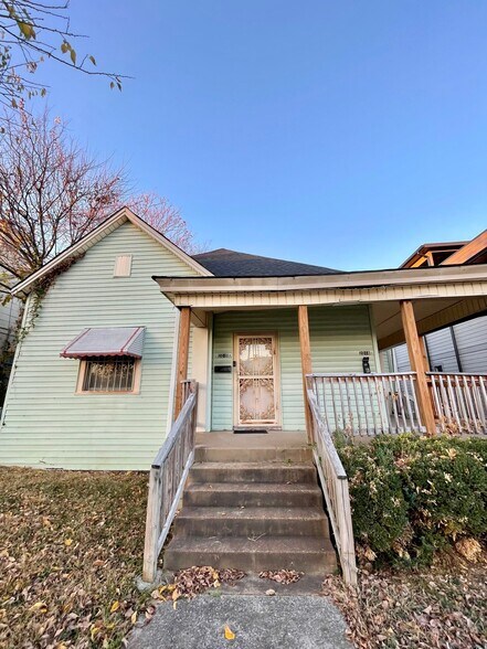 Building Photo - 2018 Clifton Ave