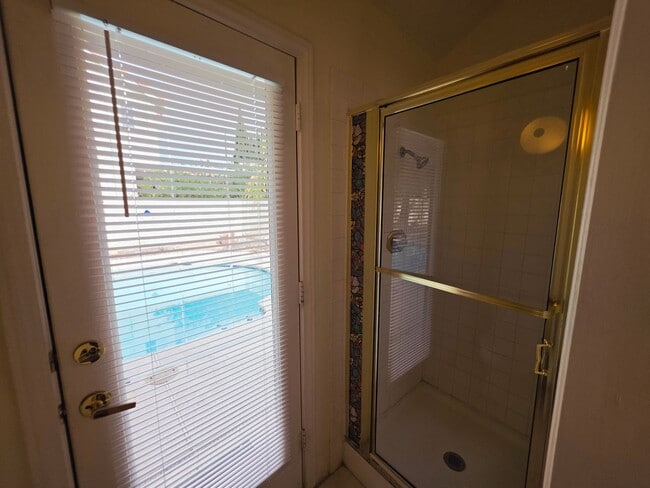 Building Photo - Single Story Home w/Pool in The Lakes!