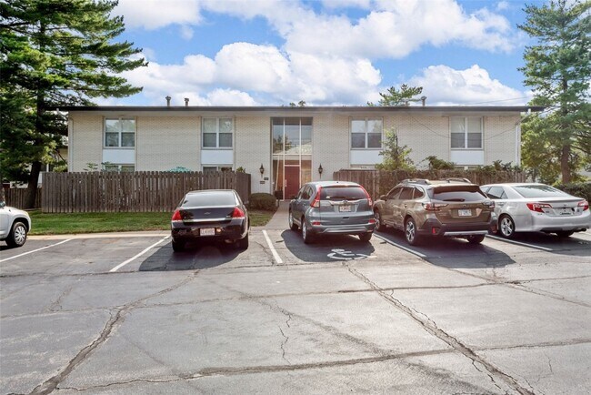Primary Photo - 10421 Briarbend Dr