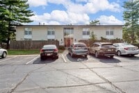 Building Photo - 10421 Briarbend Dr