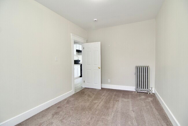 Building Photo - 58 Howes St