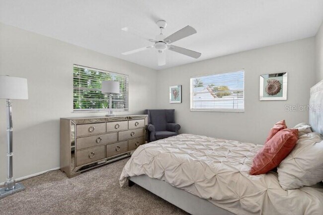 Building Photo - 8195 Coachlight Cir