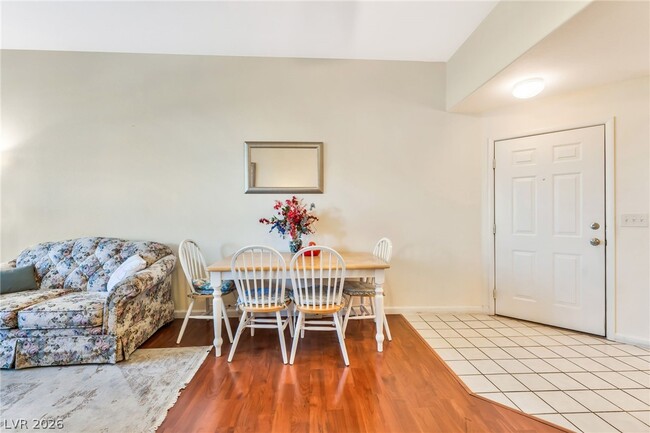 Building Photo - 3125 N Buffalo Dr