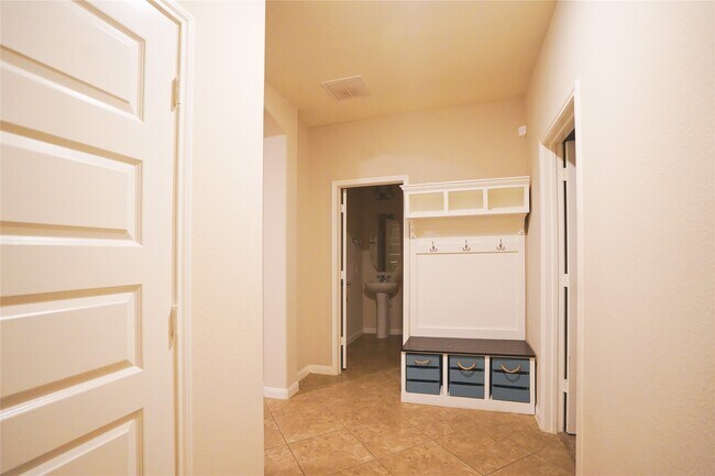 Building Photo - 3303 Windsor Ranch Ln