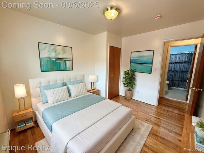 Building Photo - 5627 Clippert St