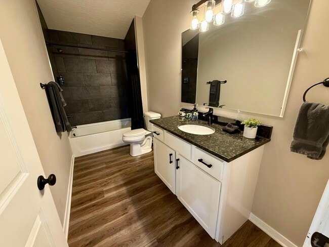 Building Photo - 813 Eaton Hollow Rd SW