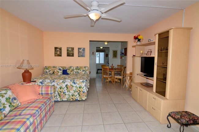 Building Photo - 7430 Byron Ave