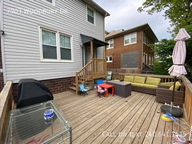 Building Photo - 7903 Woodbury Dr