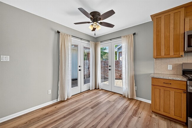 Building Photo - 2107 Briargreen Dr