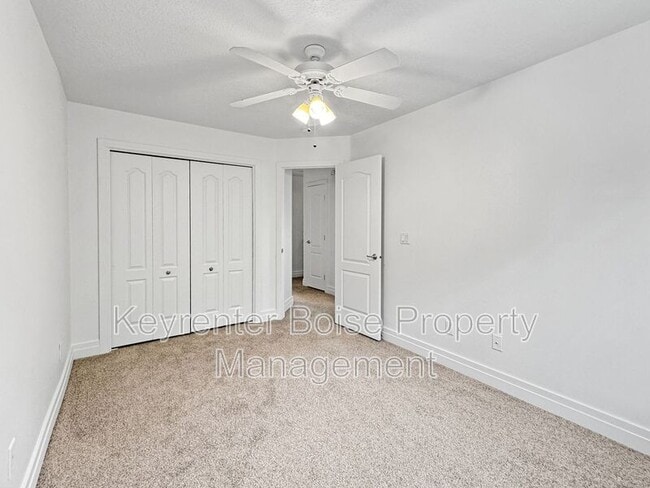 Building Photo - 2144 S Dorothy Ave