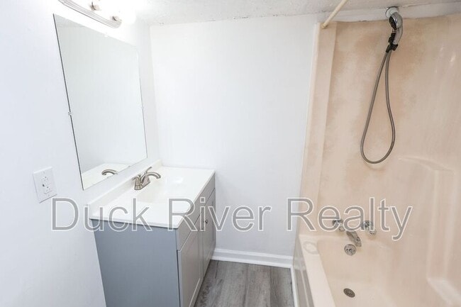 Building Photo - 1409 Highland Ave
