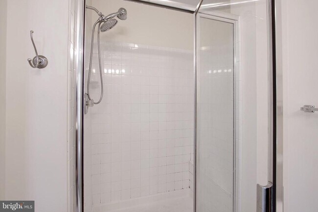 Building Photo - 502 Bradley Ct