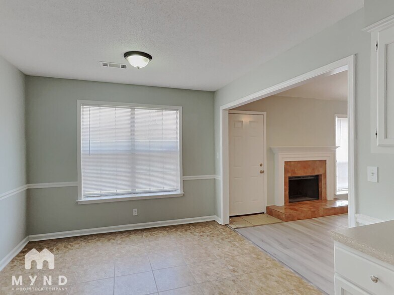 Building Photo - 5266 Rolling Ridge Cove