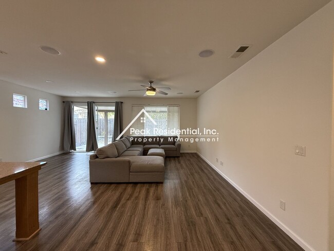 Building Photo - Updated 4bd/2ba Rancho Cordova Home!