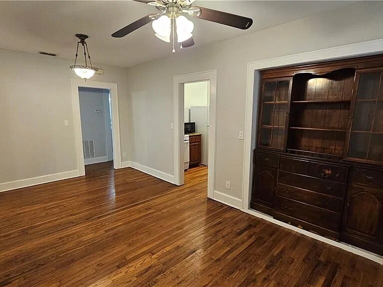 Building Photo - 1215 N 15th St