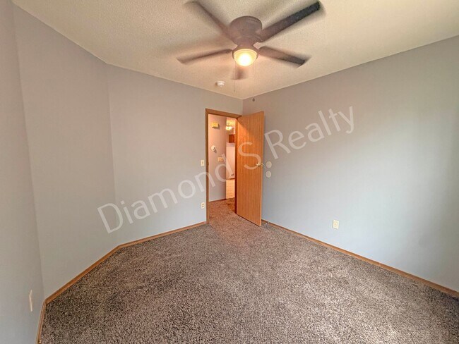 Building Photo - 1441 W Rainey St