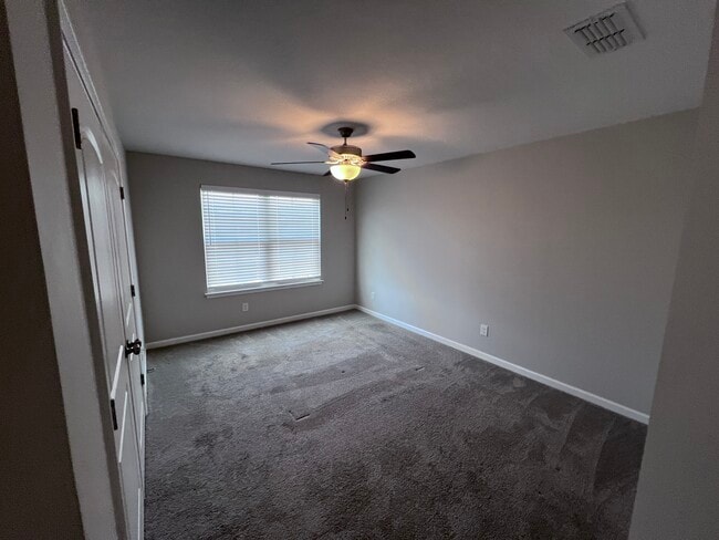 Building Photo - 3250 Clemons Cir