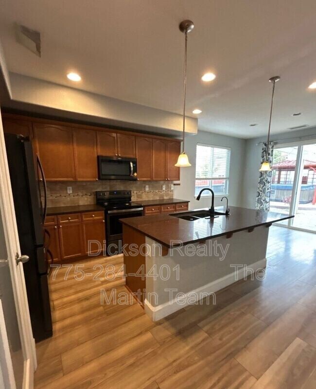 Building Photo - 2065 Long Hollow Dr