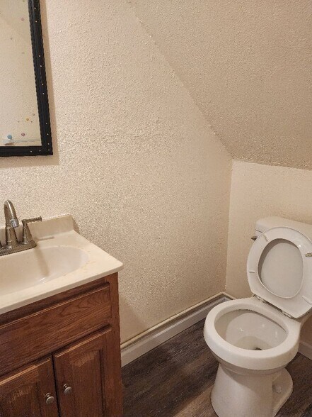 Building Photo - 48 W 4th St