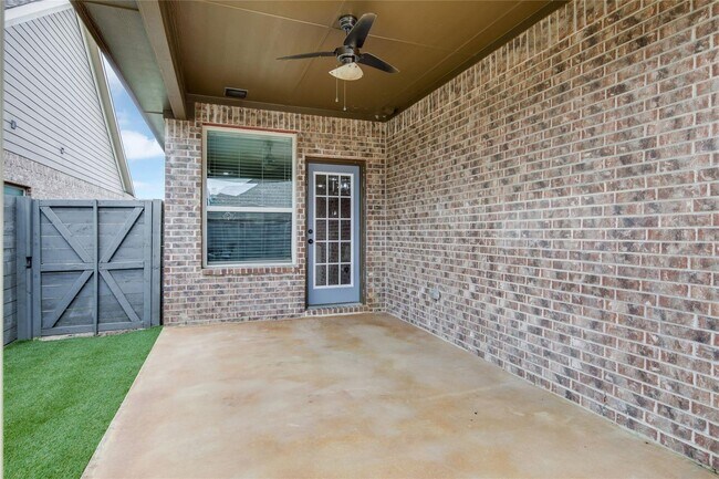 Building Photo - 1708 Cole Ln
