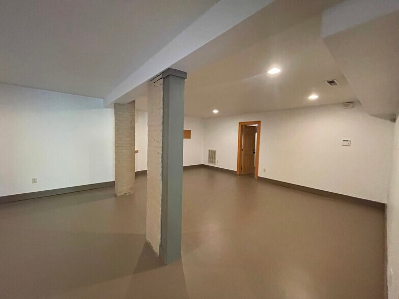 living room - 127 Flint St