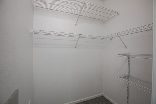 Building Photo - Stone Bridge