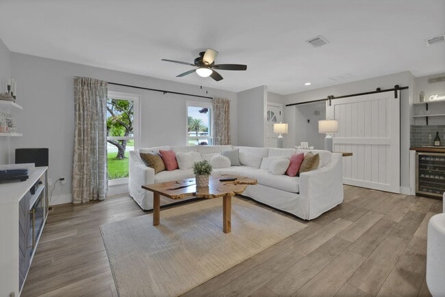 Building Photo - Rental available in Isle of Palms