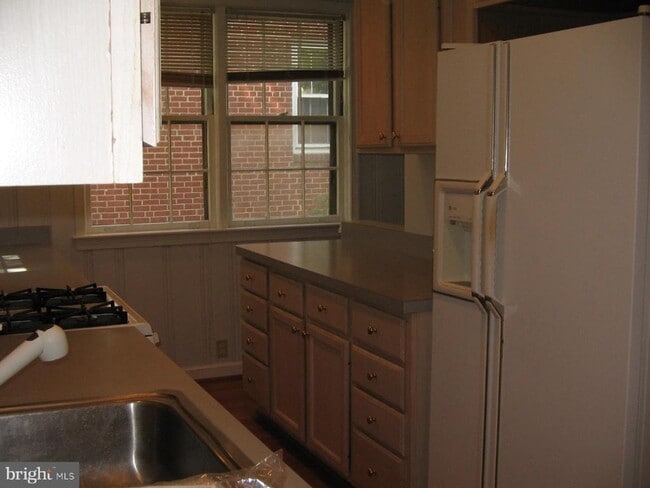 Building Photo - 812 Woodside Pkwy