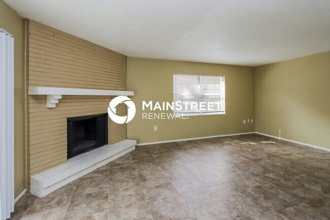 Building Photo - 3 Bedroom Pet-Friendly Home in Lakeland, FL with Main Street Renewal