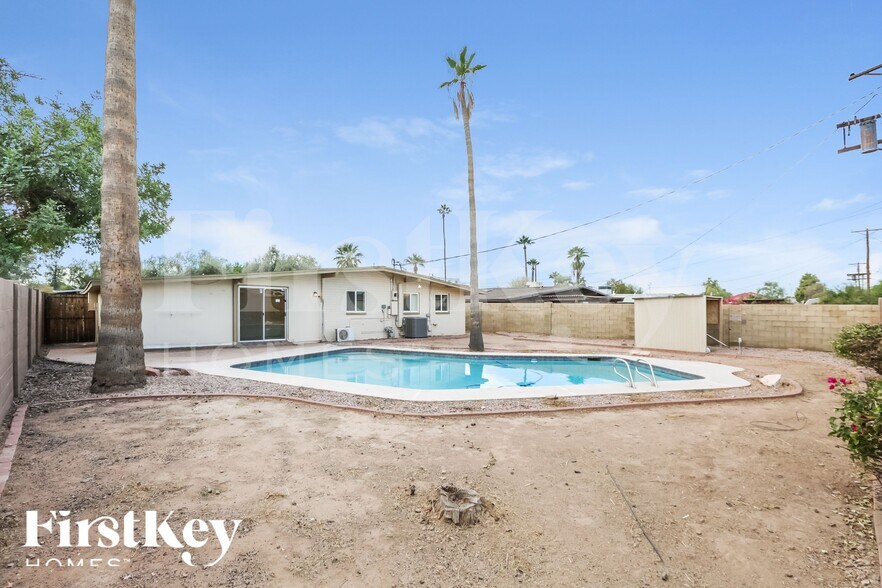 Building Photo - 4144 E Almeria Rd