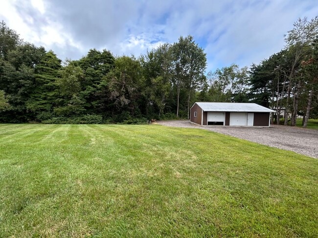 Building Photo - Spacious 3-Bedroom, 2-Bath Home in Middleb...