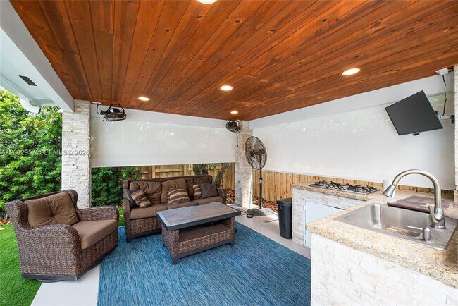 Building Photo - 6134 SW 28th St