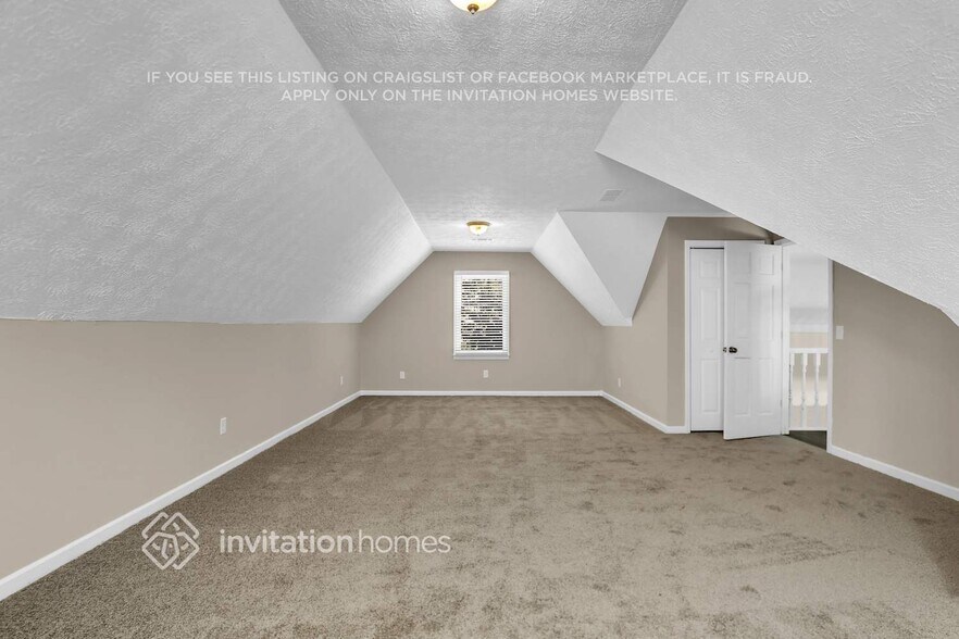 Building Photo - 4011 Colonial Dr SW