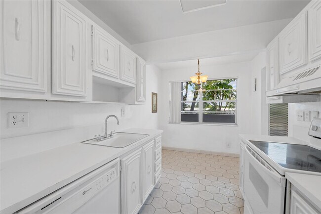 Building Photo - 8105 NW 61st St