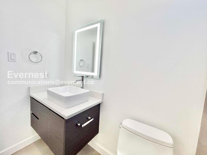 Building Photo - 2711 Kimsey Dr