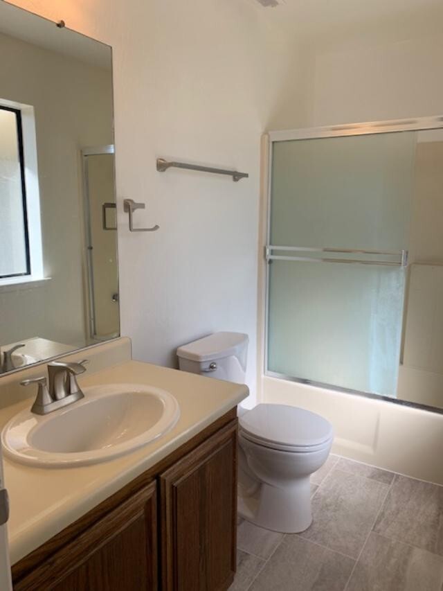 Building Photo - Awesome 3 Bedroom Home! Great Price, Great Location And It's Available Now!